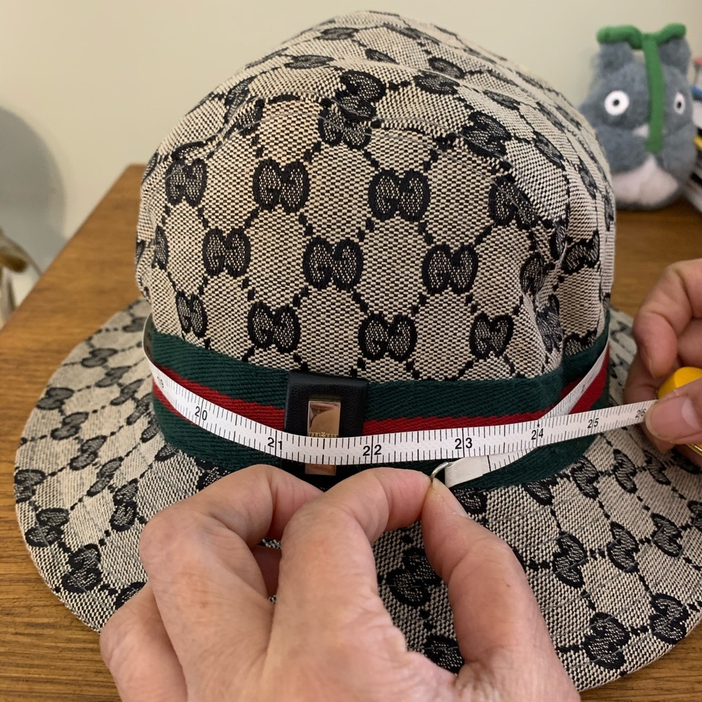 Gucci Beige Monogram Hat with Red and Green Band - Picture 6 of 9